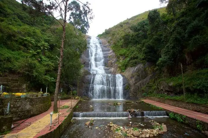 Silver-Cascade-falls-Kodaikanal-kodaikanal-1-night-2-days-package-The-BlueHillian-Tours-Travels-Ooty